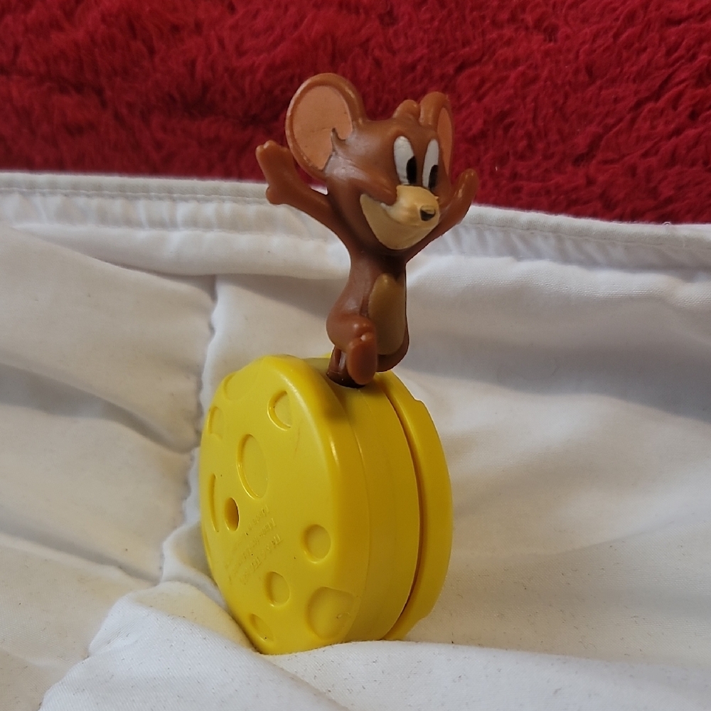 McDonald’s Happy Meal Toy Tom & Jerry (2021) Jerry On Cheese Wheel VGC